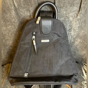 Baggallini Black Metro Convertible Sling/Backpack with wristlet